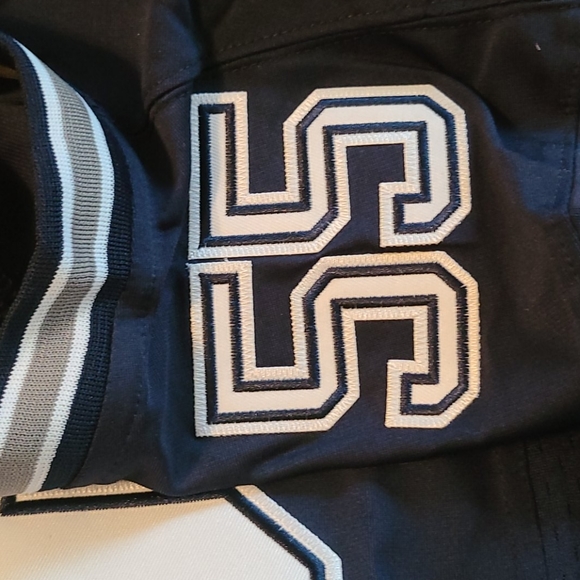 Brand new cowboy jersey - Picture 3 of 6